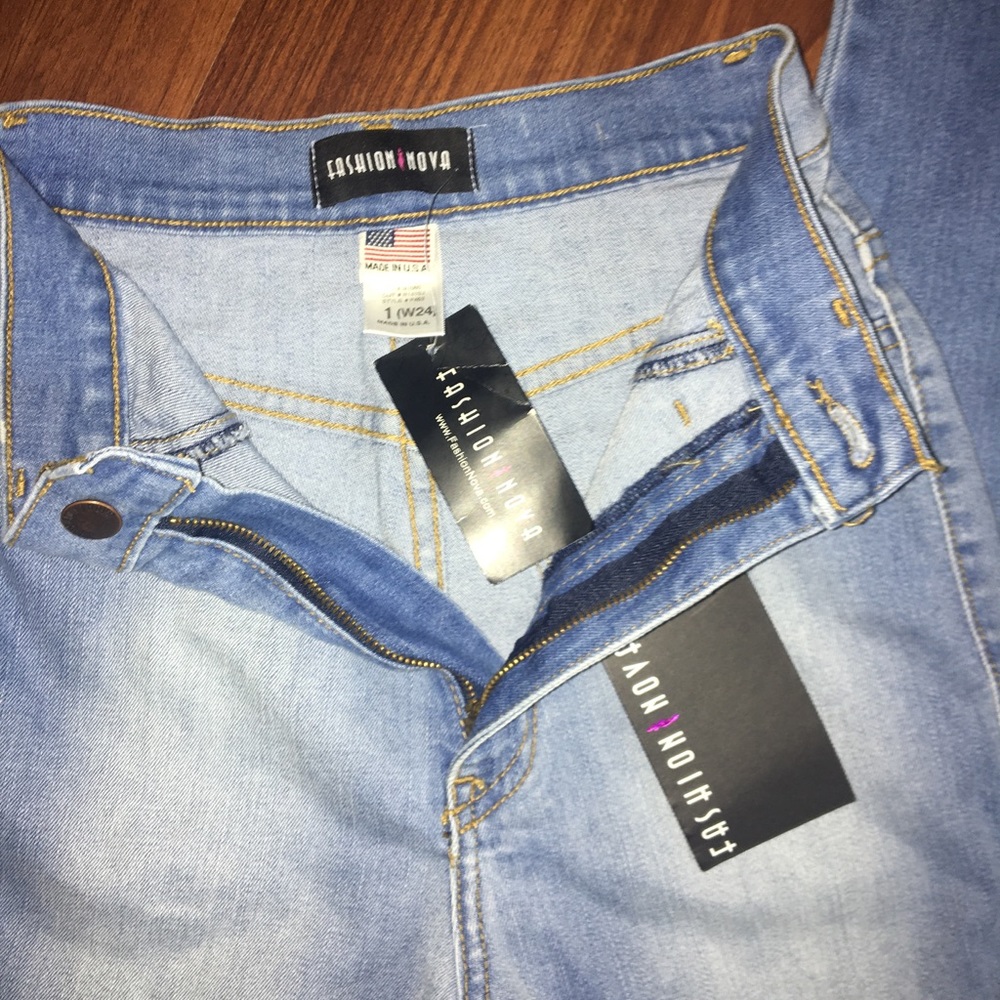 Fashion Nova Classic High Waist Light Jean - Picture 5 of 6